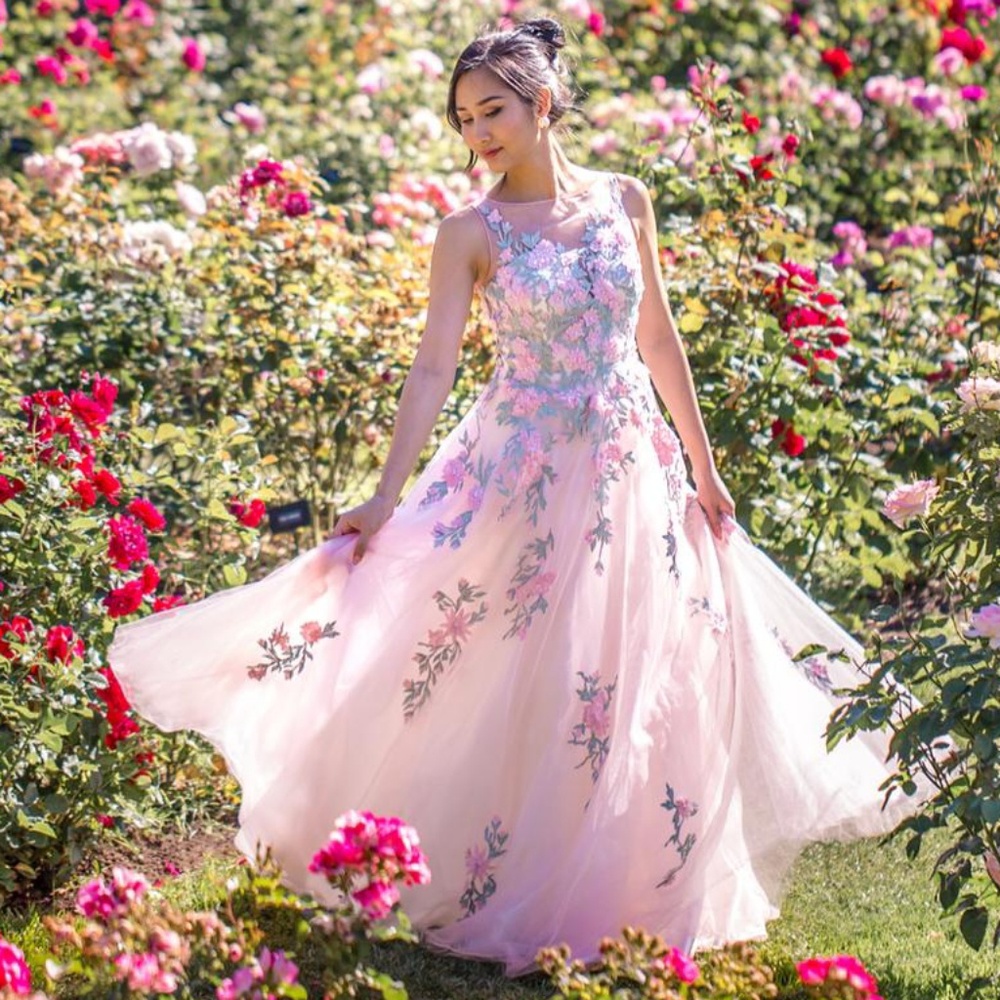 Andrea and Leo - Delectable sleeveless gown